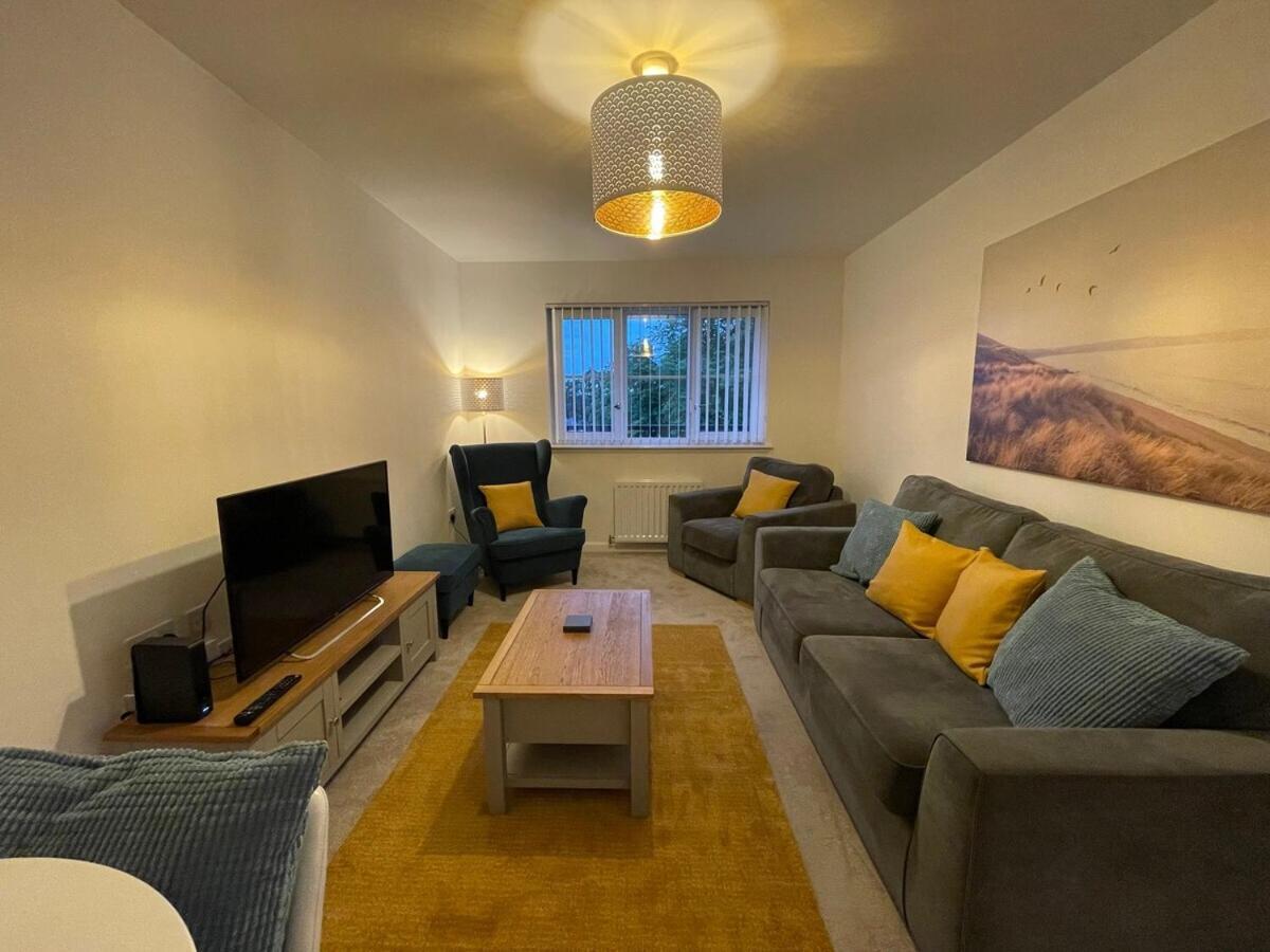 2 Bedroom Luxury Flat In Quiet Village Of Bishopton Bishopton (Renfrewshire) Exterior foto