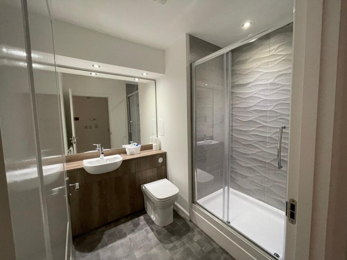 2 Bedroom Luxury Flat In Quiet Village Of Bishopton Bishopton (Renfrewshire) Exterior foto