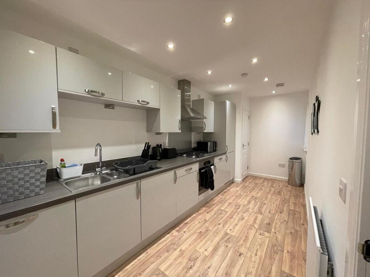 2 Bedroom Luxury Flat In Quiet Village Of Bishopton Bishopton (Renfrewshire) Exterior foto